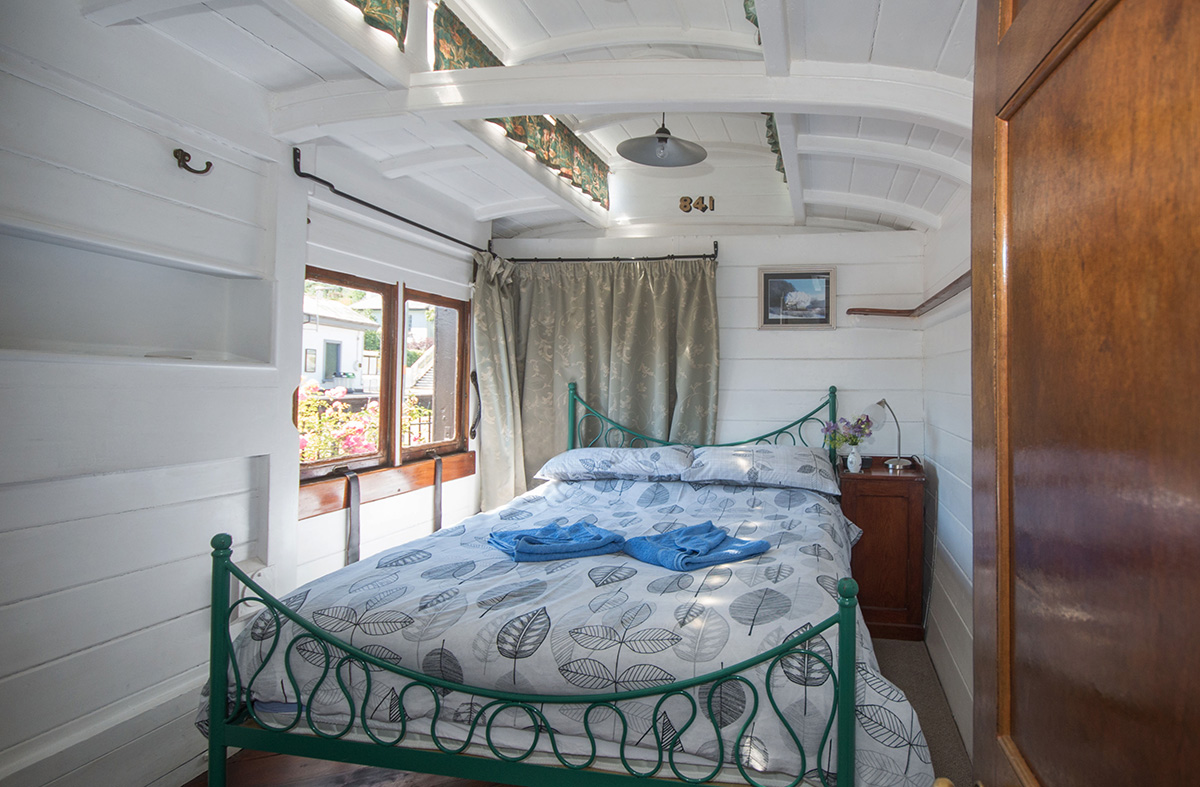 The Travelling Post Office bedroom