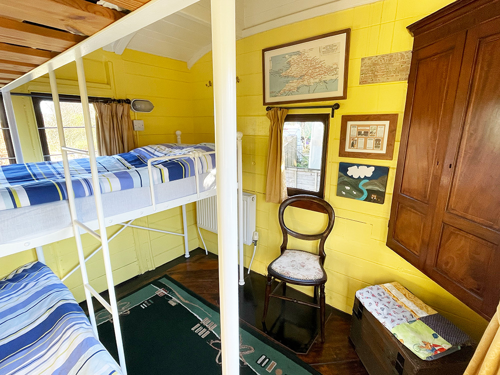 Mevy The Victorian Slip Coach's bunk room is perfect for children and small adults